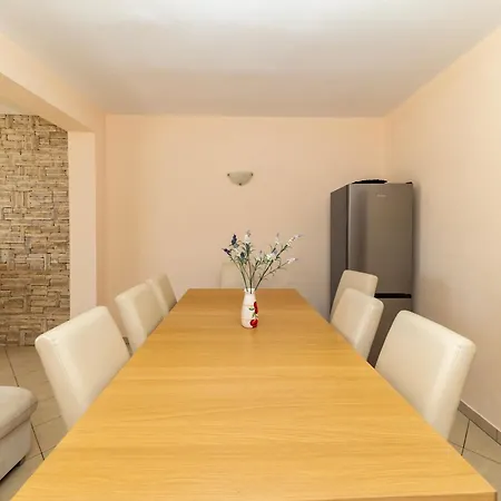 House Tanja By Belmont Realty *