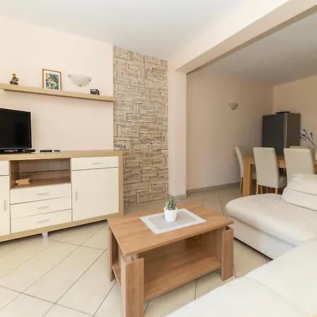 House Tanja By Belmont Realty
