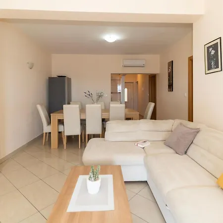House Tanja By Belmont Realty Appartement