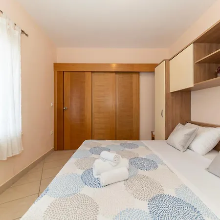 House Tanja By Belmont Realty *