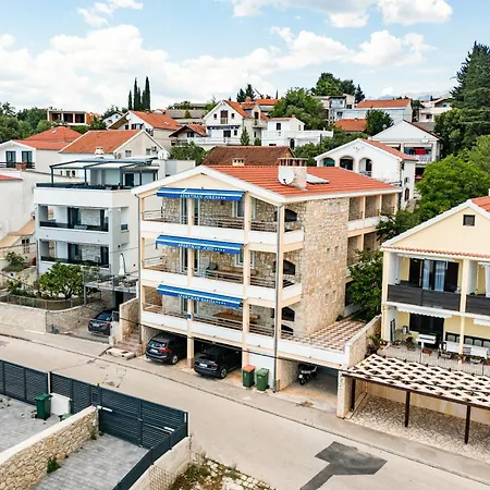 House Tanja By Belmont Realty